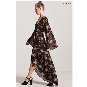 NWOT Forever 21 Contemporary Floral Kimono Dress!